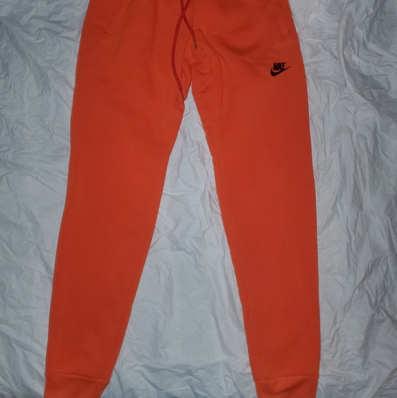 Men’s Nike Suit - Picture 6 of 7